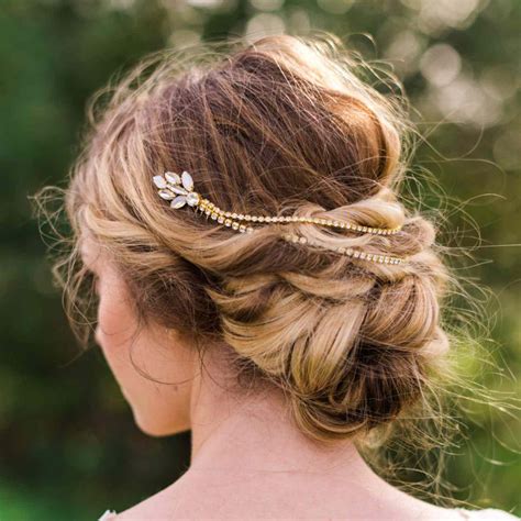 Ten elegant hair accessories for your formal wedding