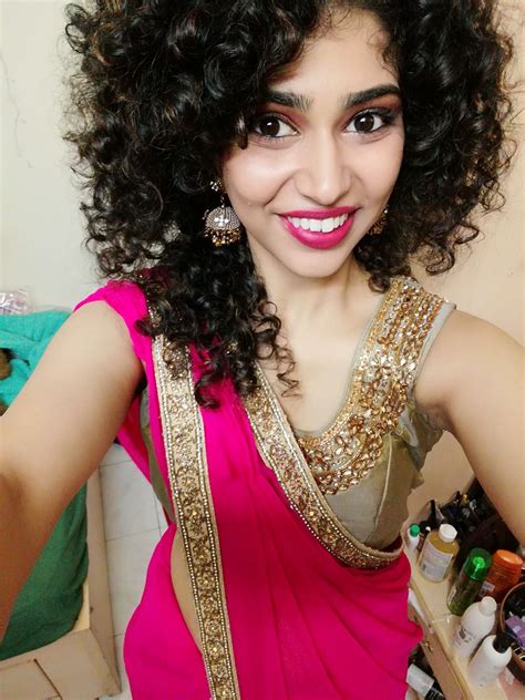  79 Ideas Hairstyle For Short Curly Hair On Saree Hairstyles Inspiration