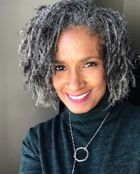  79 Stylish And Chic Hairstyles For Grey Hair Over 50 African American With Simple Style