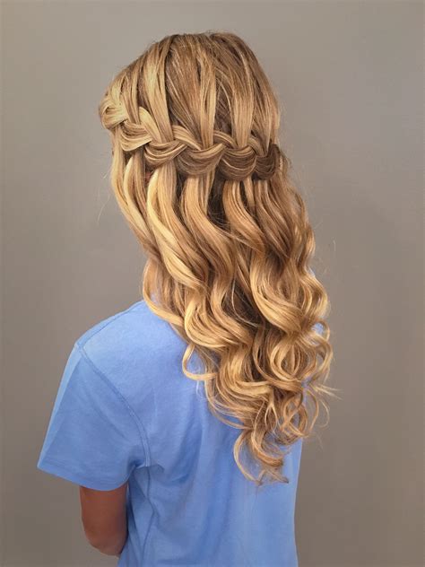 12 Elegant Prom Hairstyles Down