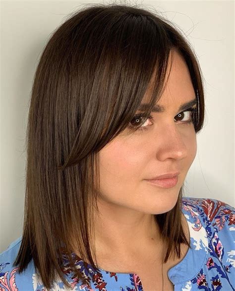 Unique Hairstyles For Straight Medium Length Hair With Side Bangs With Simple Style