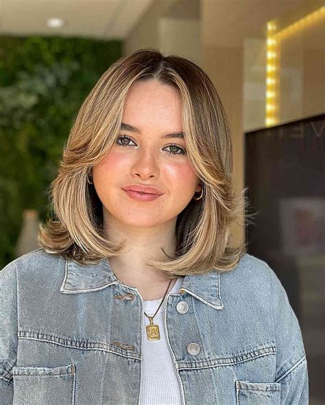  79 Stylish And Chic Hairstyles To Do With Short Hair And Curtain Bangs With Simple Style