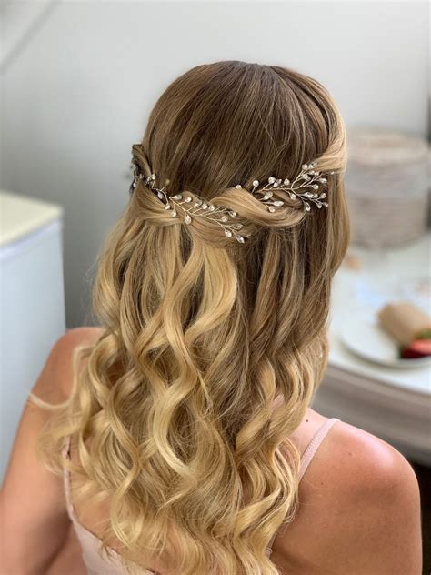 The Half Up Half Down Curly Bridesmaid Hairstyles For Short Hair