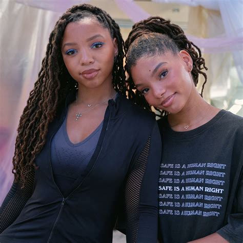 halle bailey and sister