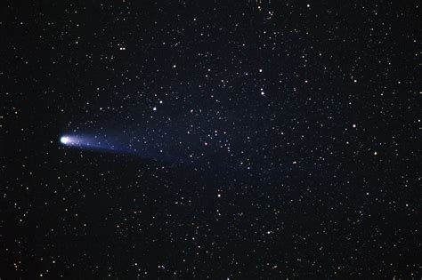 halley's comet 1986 photo