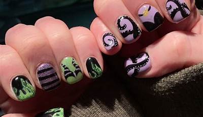 Halloween Nails Ursula