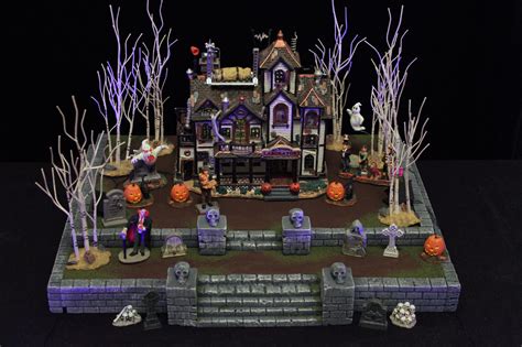Halloween Display Platforms
