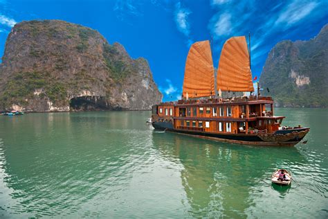 halong bay junk cruise