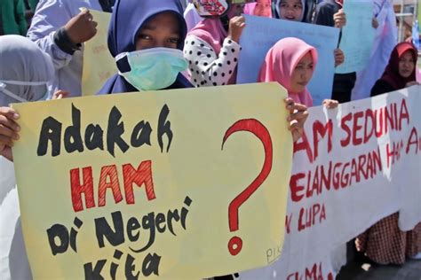 Peran Hak Asasi Manusia dalam Meningkatkan Demokrasi di Indonesia