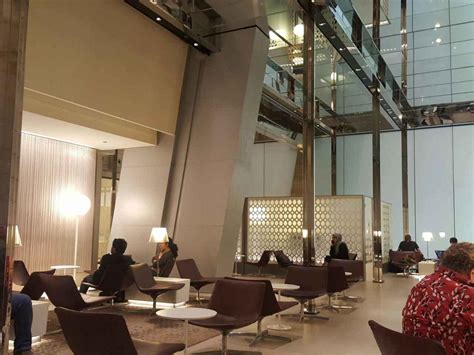 hamad international airport lounges