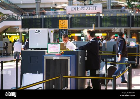 hamburg airport security check