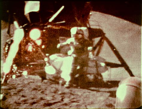 Hammer Feather Drop Experiment