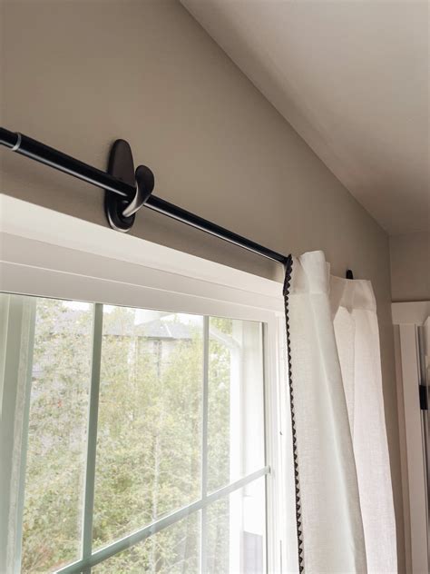 Hanging Curtains From Ceiling With Command Hooks