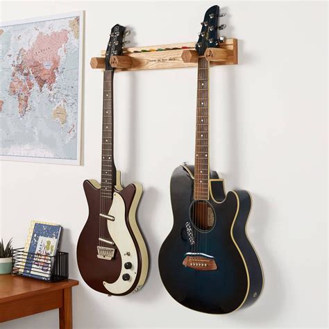 Hanging Guitar Vs Stand