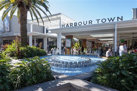 harbour town closing time.saturday