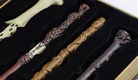 Harry Potter: Ollivanders™ Pouch and Elder Wand Pen Set - Book Summary