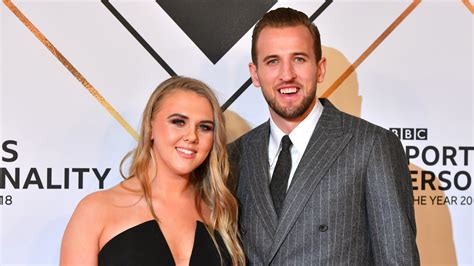 harry kane wife age