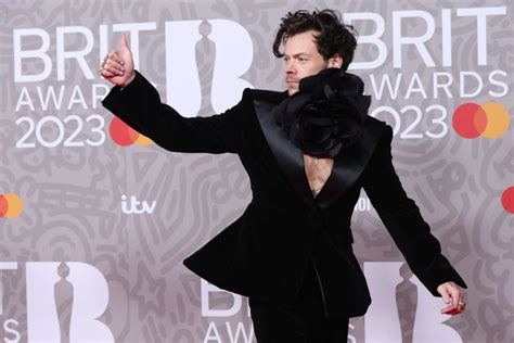 harry styles brit awards 2023 performance