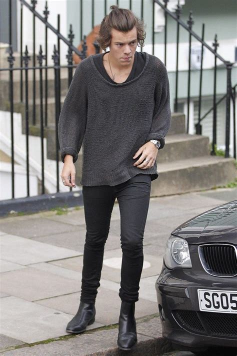 15 Outfits Women Love to See Men Wearing Harry styles clothes