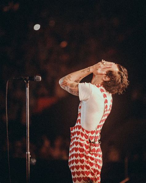 Harry Styles Crying Wembley
