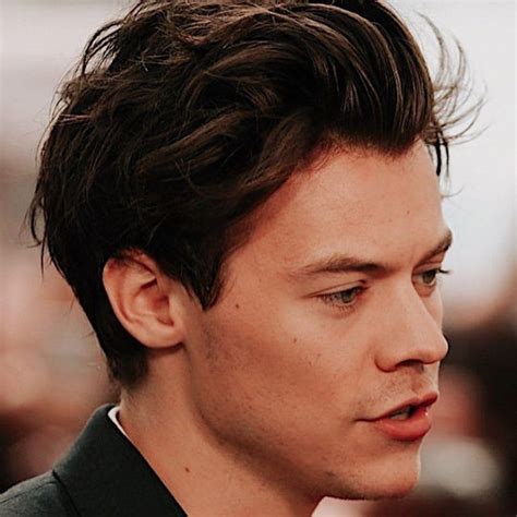 Harry Styles Face Details