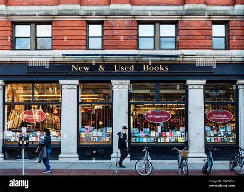 Harvard Square Book Store