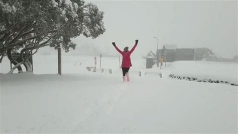 has it ever snowed in summer in canada