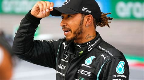 has lewis hamilton signed a new contract