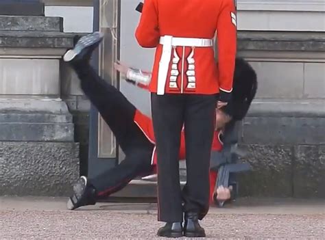 has the queen's guard ever shot anyone