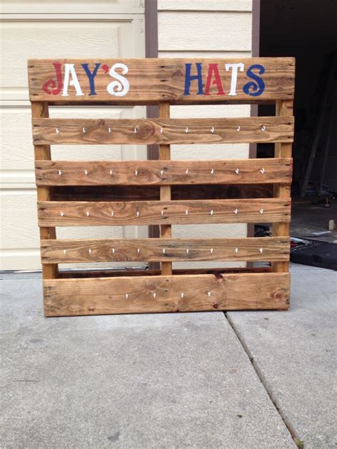 Hat Rack Made From Pallets