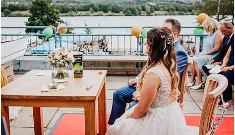 Sommerliche Hochzeit mit freier Trauung am Kemnader See in Bochum