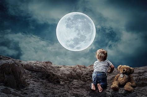 having a baby on a full moon
