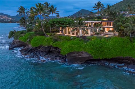 hawaii luxury home rental with private island