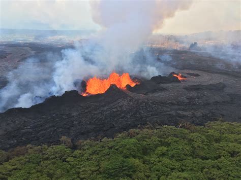 hawaiian volcano eruption 2018