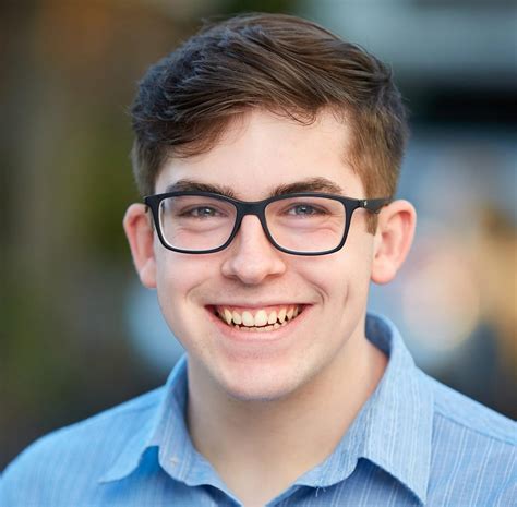 Unveiling Hayden Kane's惊奇秘密:探索创新界的新领航者