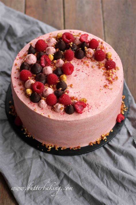 Hazelnut Cake With Raspberry Filling
