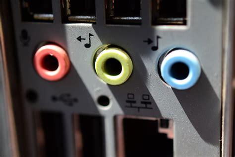 Headphone Port Difference