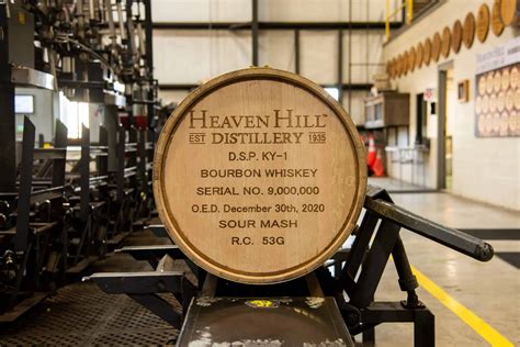 heaven hill distillery hours