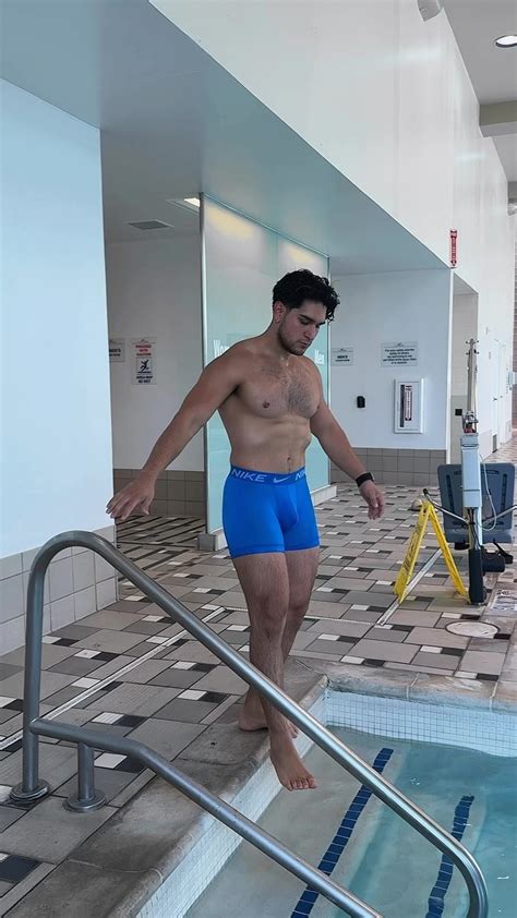 hector marchena desnudo