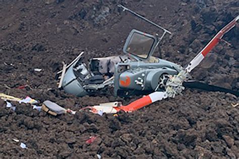 helicopter crashes near hawaii