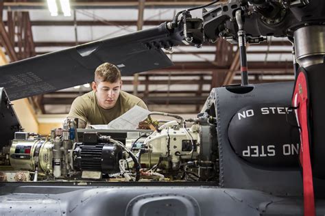 helicopter mechanic air force