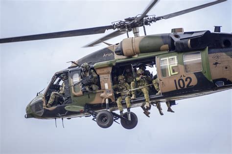 helicopters in the australian army