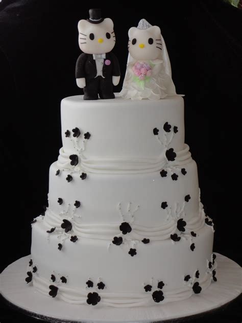 21+ Hello Kitty Wedding Cake