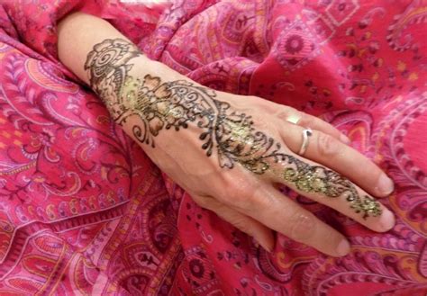 Hire Living Ritual Henna Body Art Henna Tattoo Artist in