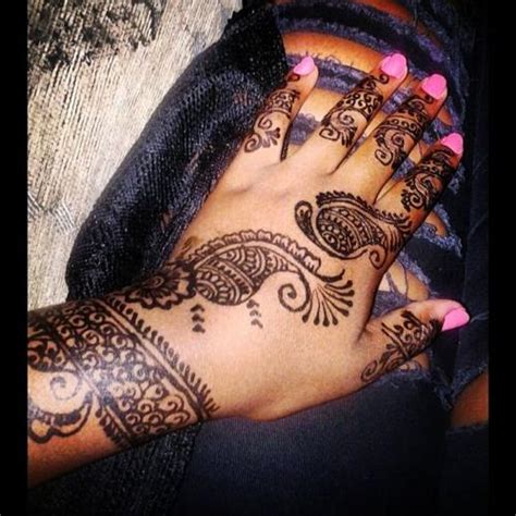 Pin by Poonam Henna Art on Traditional bridal henna