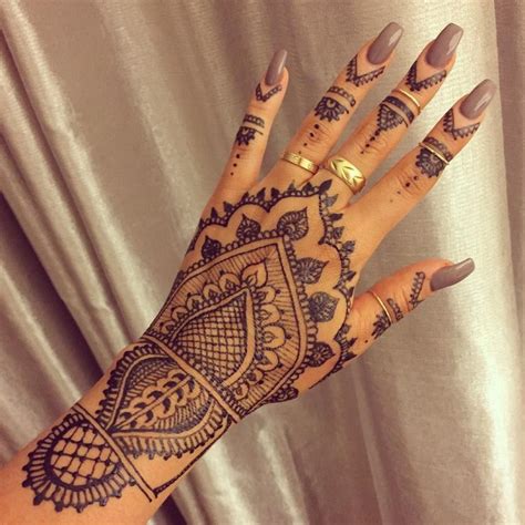 Hallie B Henna Tattoo Artists