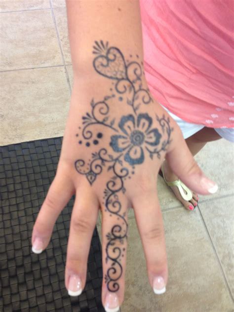 Henna حناء Henna tattoo, Tattoos, Henna hand tattoo