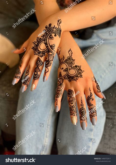 Untitled in 2020 Henna tattoo hand, Simple henna tattoo