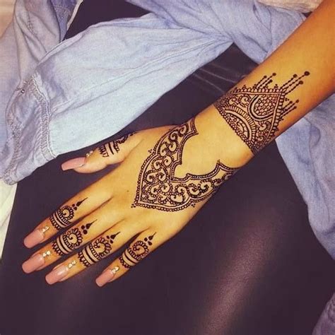 Pin by mippy on Henna designs Simple henna tattoo, Henna