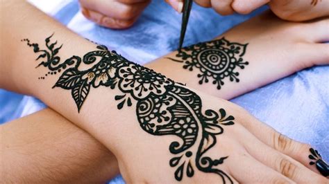 38 Atemberaubende Henna Tattoo DesignIdeen Henna tattoo